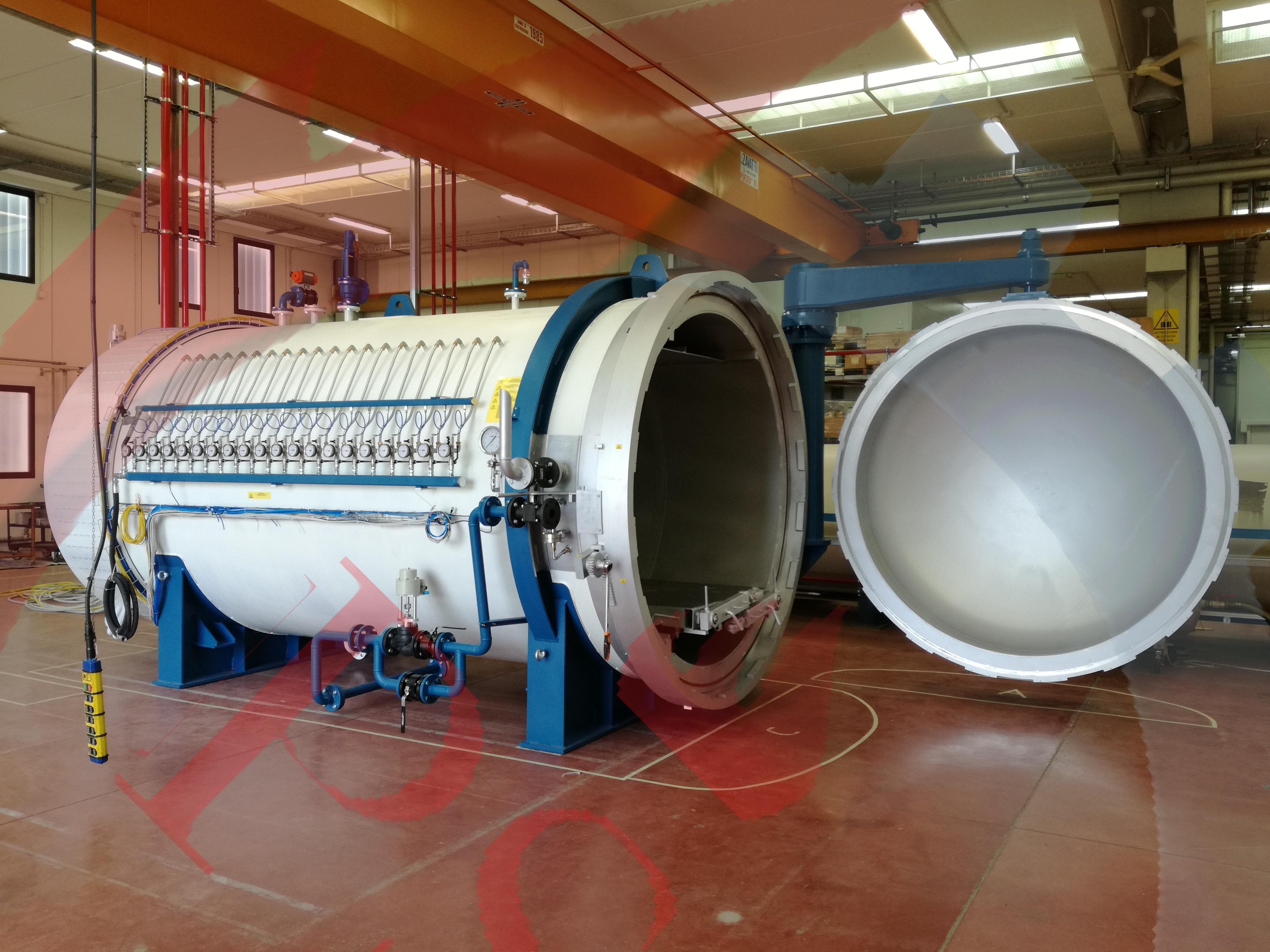 اتوکلاو برای تولید قطعات کامپوزیتی تقویتشده با فیبر کربن