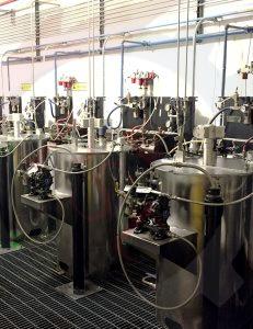 میکسر رآکتوری صنعتی برای اختلاط شیمیایی.