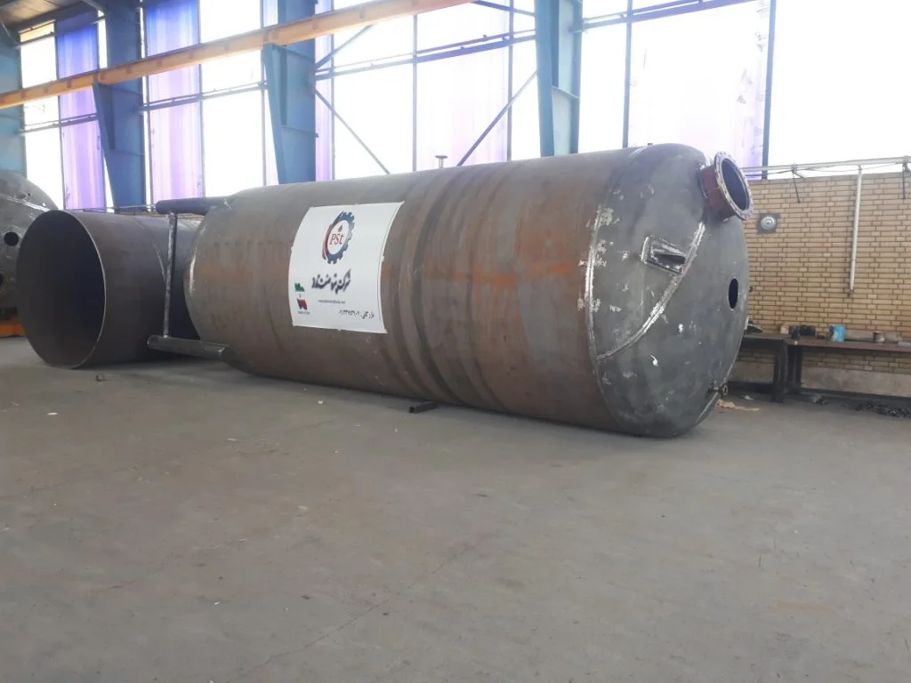 مخزن تحت فشار صنعتی جهت نگهداری سیالات و انجام فرآیندهای فشار بالا در واحدهای صنعتی