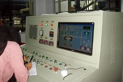 سیستم توزین صنعتی برای اندازهگیری دقیق وزن مواد در خطوط تولید و فرآیندهای کارخانهای