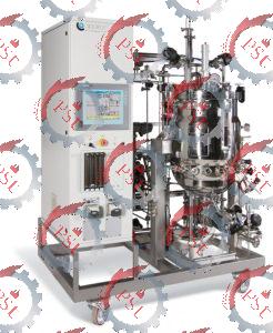 ظروف کشت میکروبی شامل پتریدیش و کانتینرهای مخصوص برای رشد و تکثیر میکروارگانیسمها