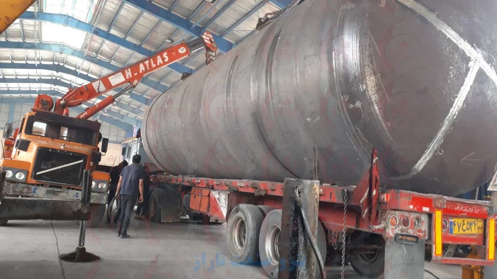 مخزن ذخیره نفت برای نگهداری و انتقال فرآوردههای نفتی در صنایع پالایشگاهی