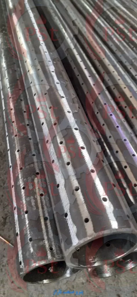 تیم فنی و مهندسی ساخت راکتور در کارگاه شرکت پترو صنعت تاراز