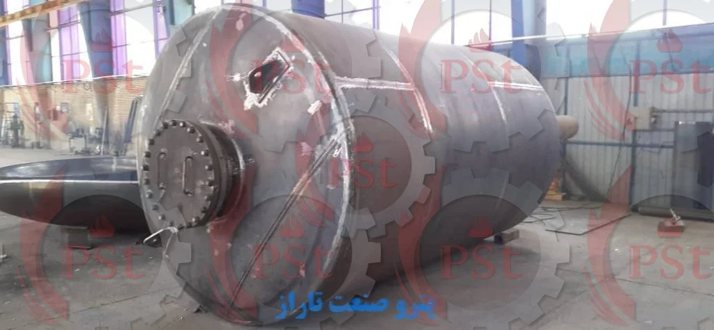 بارگیری راکتورهای ساخته‌شده در شرکت پترو صنعت تاراز برای ارسال به مشتری