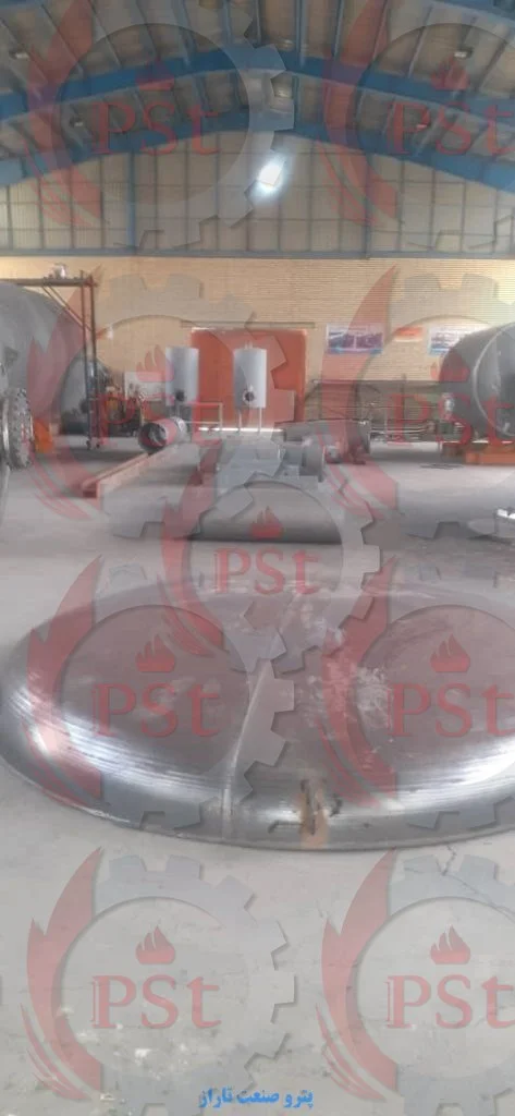 رنگ‌آمیزی و آماده‌سازی نهایی راکتورهای صنعتی در کارگاه تاراز