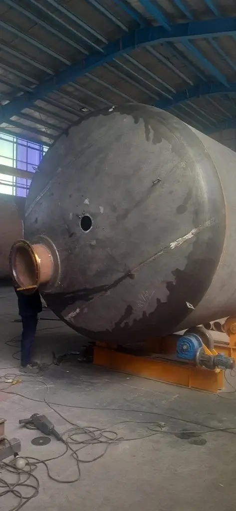 کارگاه ساخت و جوشکاری راکتورهای شیمیایی