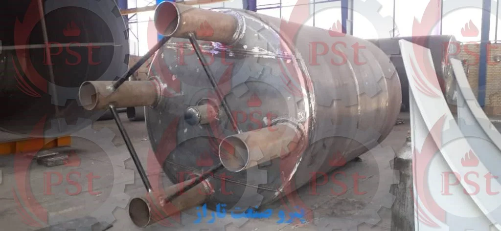 کنترل کیفیت و بررسی نهایی راکتورهای تولیدی در شرکت پترو صنعت تاراز