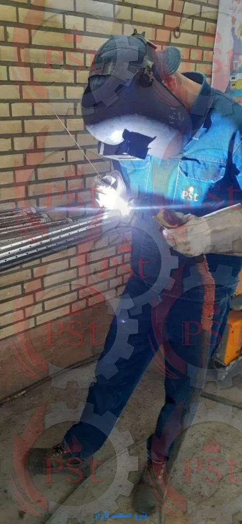 عملیات جوشکاری راکتورهای تحت فشار در کارگاه پترو صنعت تاراز