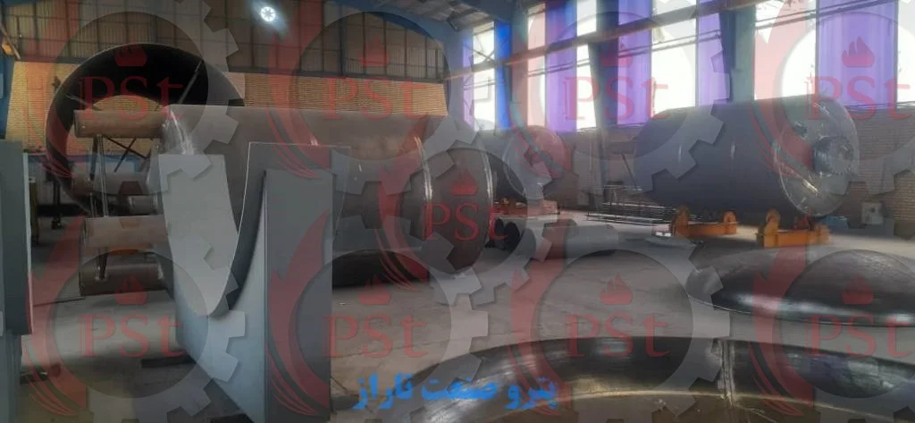 کارگاه شرکت پترو صنعت تاراز برای ساخت انواع راکتورهای صنعتی