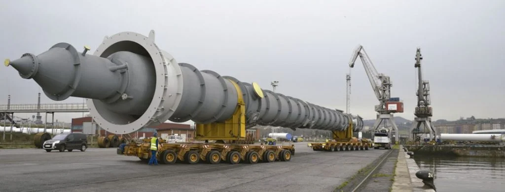 راکتور پالایشگاهی برای انجام واکنشهای شیمیایی در واحدهای فرآیندی نفت و گاز