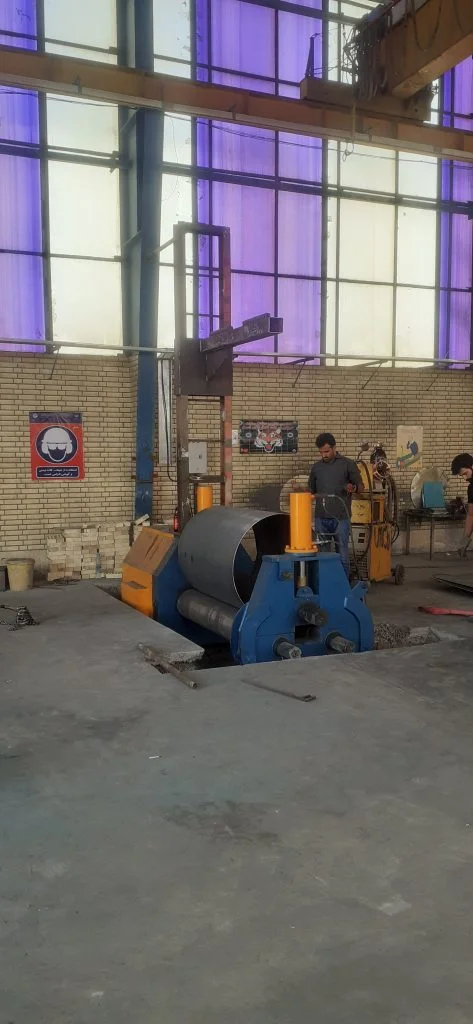 نصب و اجرای کف مخزن پالایشگاهی در کارگاه