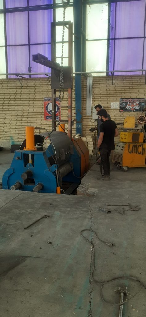 مونتاژ بدنه مخزن پالایشگاهی با دقت مهندسی